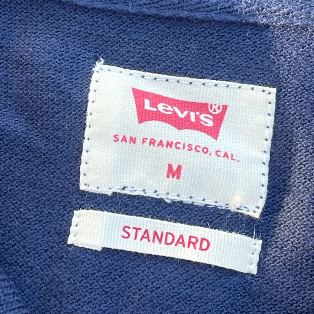 LEVI’S | Dark Blue Navy Chest Logo Polo Shirt M